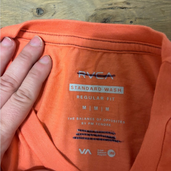 RVCA Men’s Crewneck T-Shirt in Coral Orange regular fit size medium nwot - Picture 4 of 4